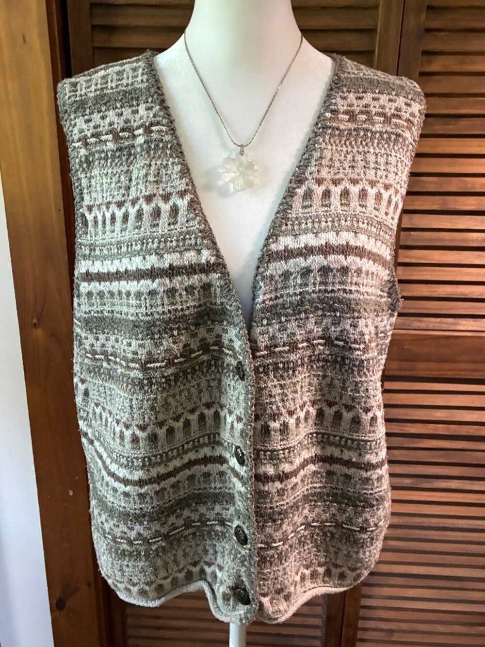 Vintage ALPS Cotton Blend Sweater Vest W/ Decorative Buttons (L)